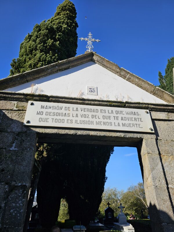 Visita guiada al Cementerio de Betanzos